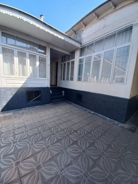 Chilonzor yo'l yuzi Bunyodkor ko'chasi karmashka 7.4-sot fasad:27-metr