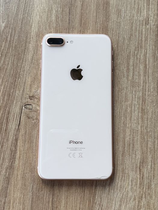 Vand iphone 8 plus 64gb, stare foarte buna, putin ciobit oe spate