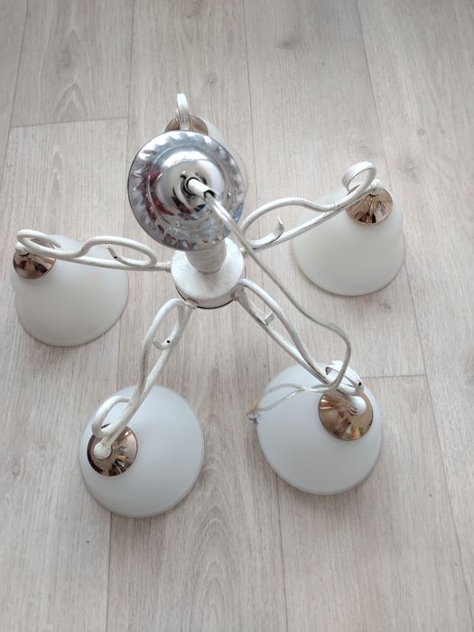 Продаётся люстра