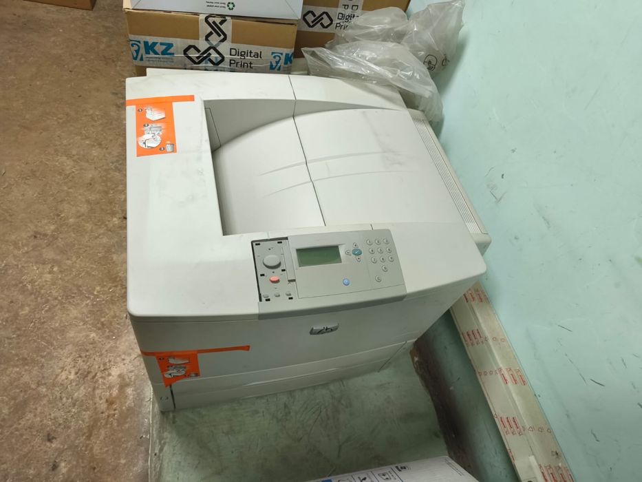 HP LaserJet 9050dn Лазерный принтер/цвктной