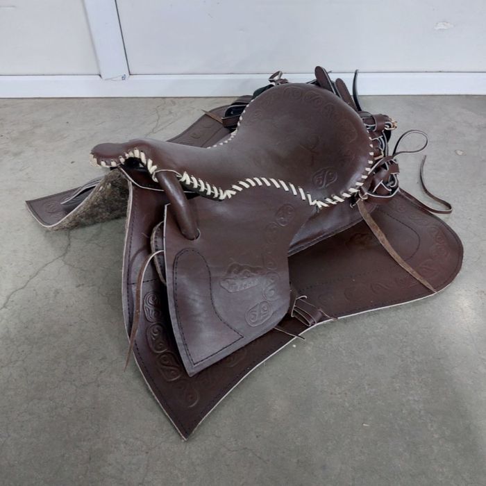 Ертокым/ертоқым/седло