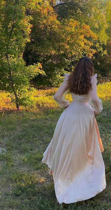 Платья вечернее нарядное