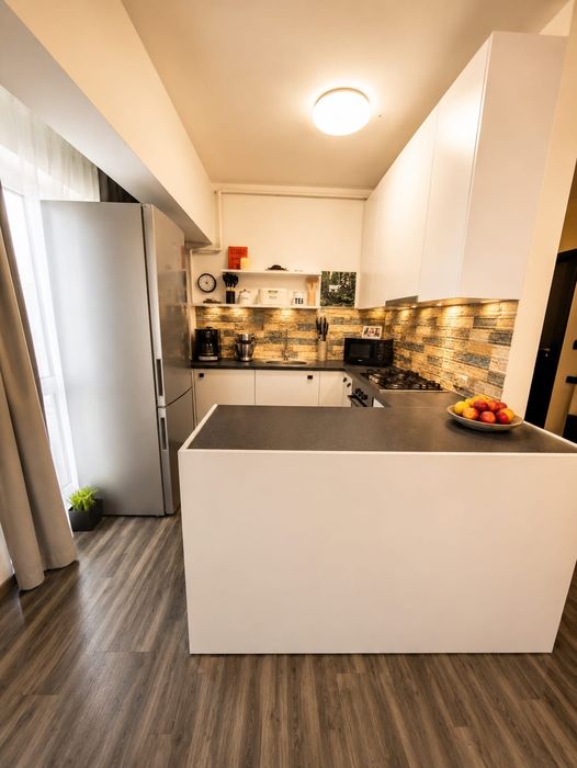Persoană fizică, vând  apartament cu 2 camere,  situat într-o zonă liniștită și foarte căutată din Florești.