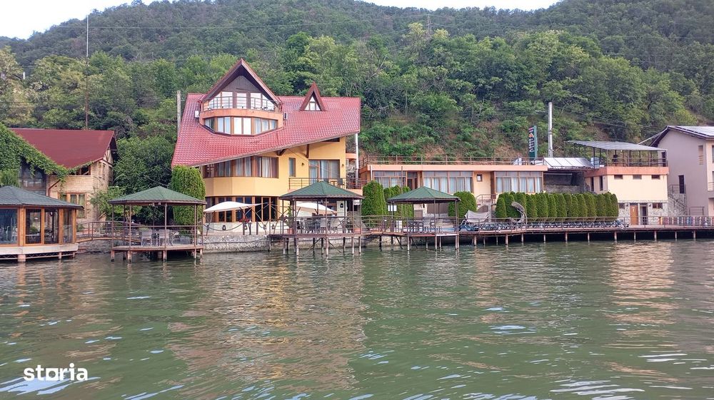 Vânzare complex turistic Dunăre — Cazanele Dunării, 3 pensiuni, 3,5M €