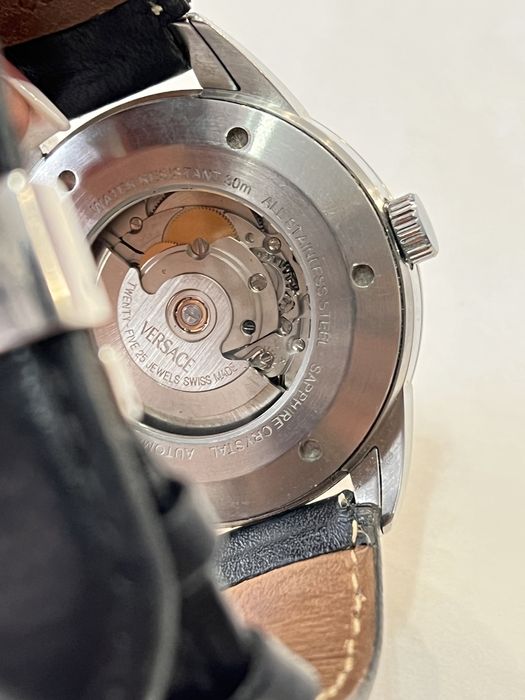 Продам Часы VERSACE