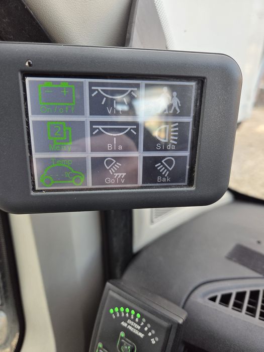 Vand Fiat Ducato 8 +1  cu rampa si centuri pentru scaune  rulante