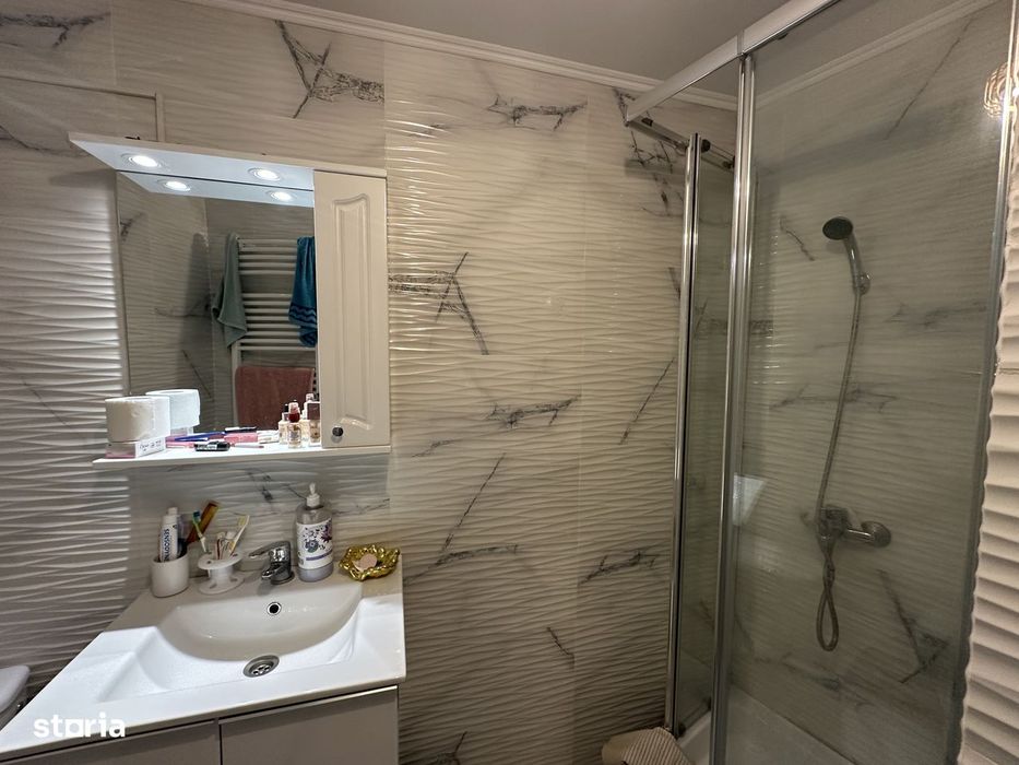 2 camere renovat | Piața Romană–B-dul Bălcescu | Etaj 1