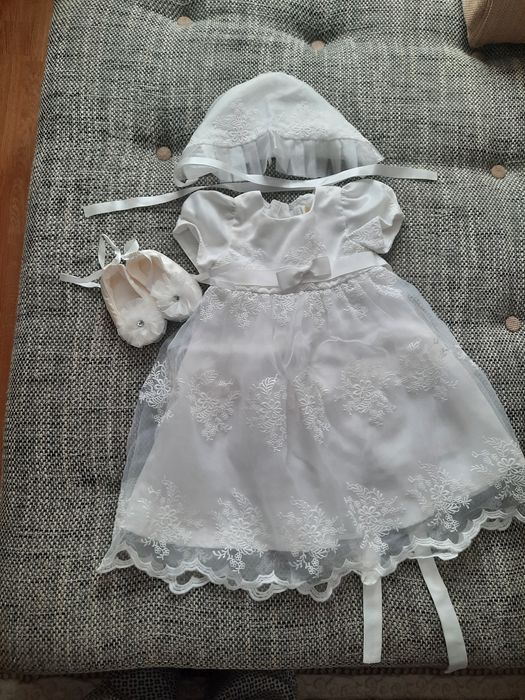Rochita ,bonetica și pantofiori