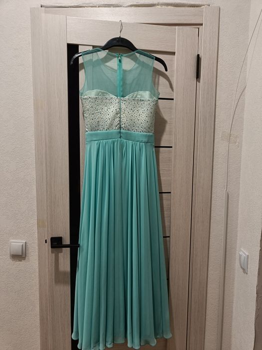 Вечернее длинное платье