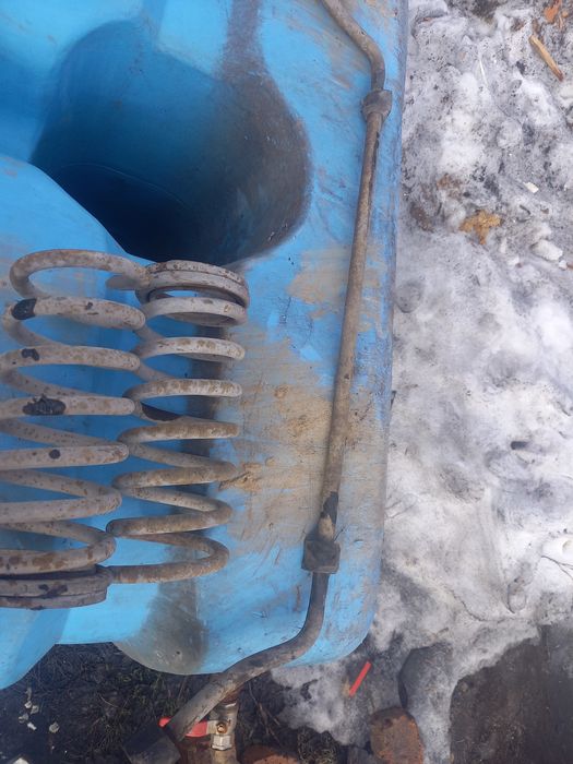 Продаётся нива по запчастям