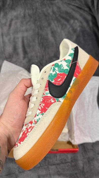 Nike    кроссовки