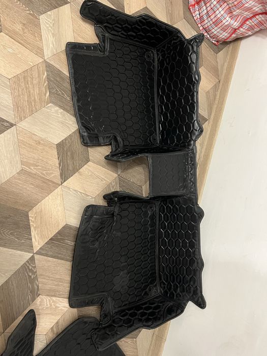 Продам полики на мерс