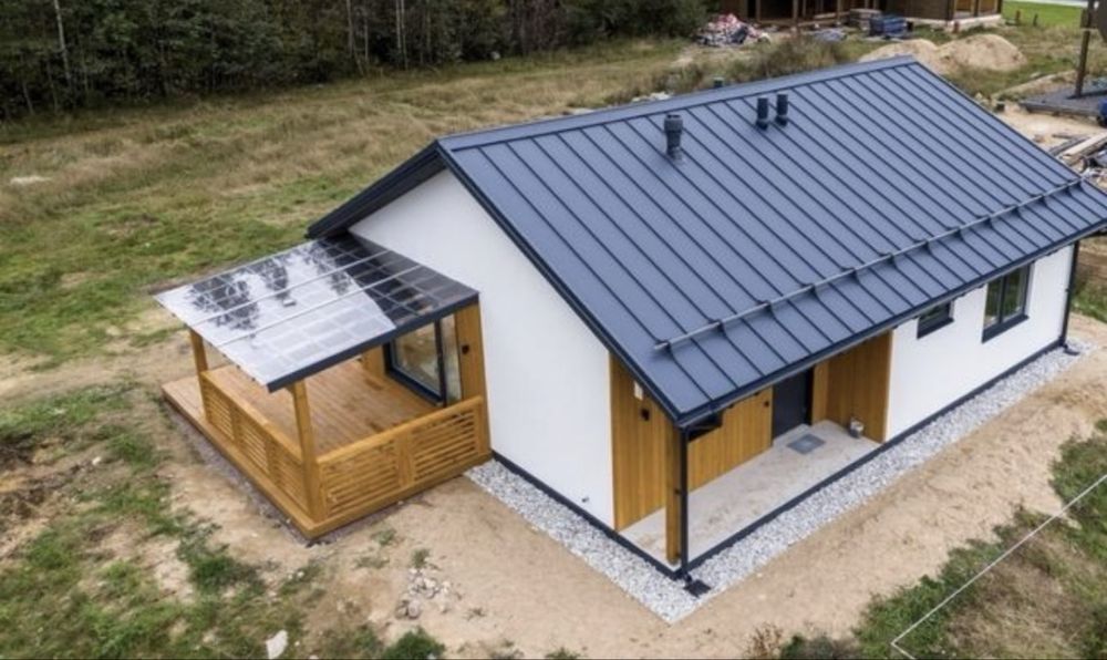 Vand si realizez case pe structura metalica din panouri sandwich