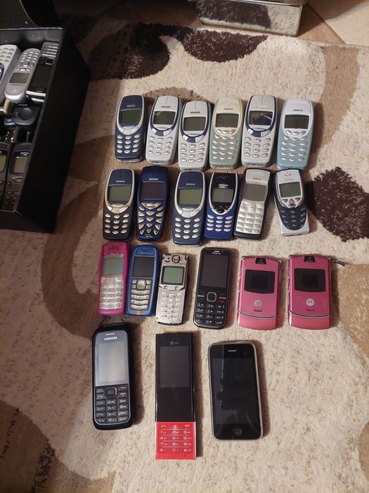 Colectie de telefoane vechi
