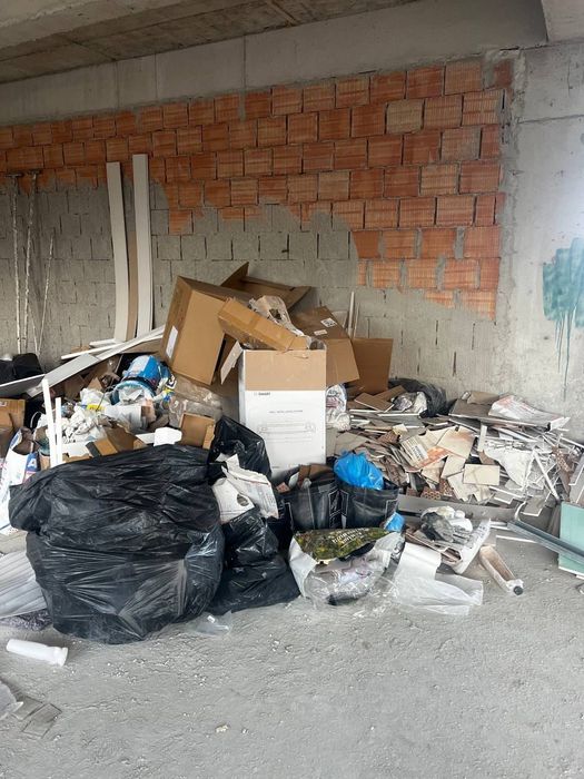 Transport debarasez moloz mobila veche saltele gunoaie efectuam