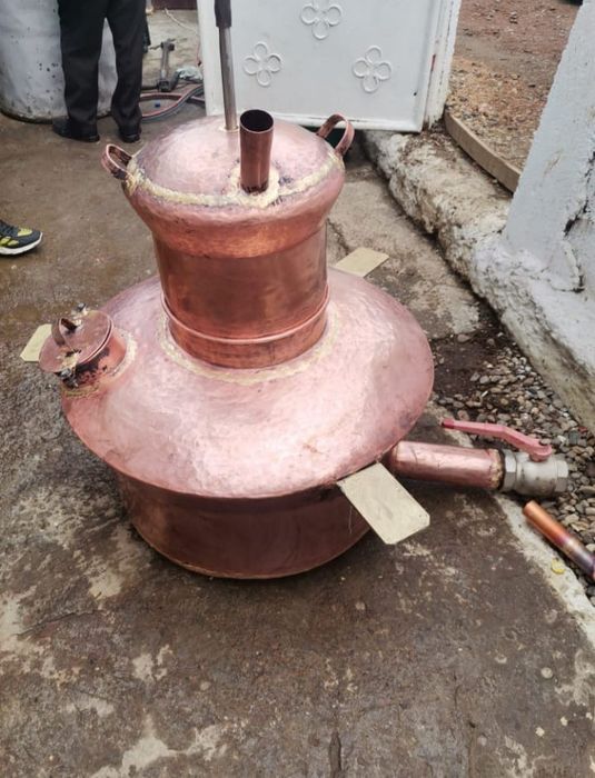 Am un cazan de făcut țuică la capacitatea de 103 l din cupru alimentar