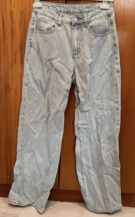 Продавам запазени дамски дънки!