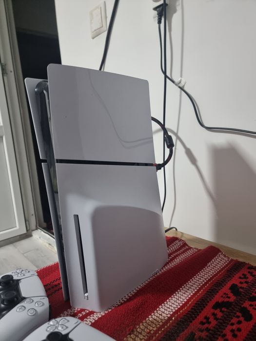 Vând urgent PlayStation 5