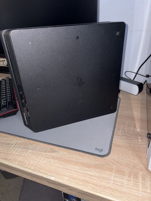 Продавам PlayStation4