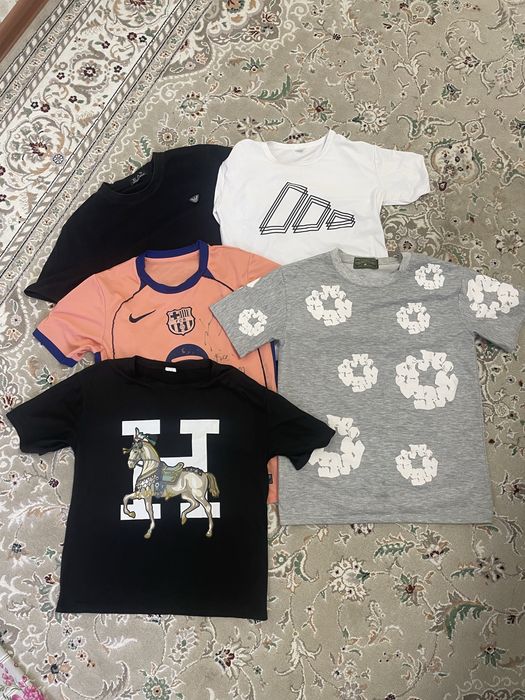 На продаже 7 футболок
