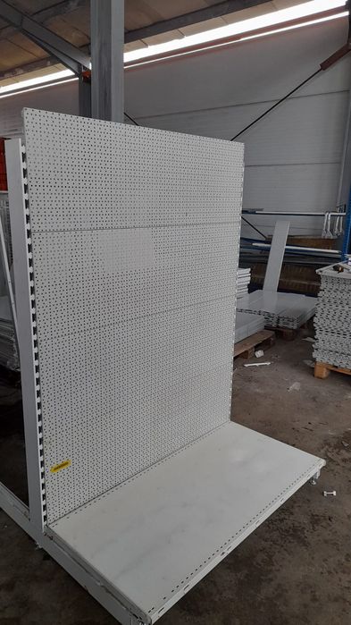 Rafturi metalice pentru supermarket