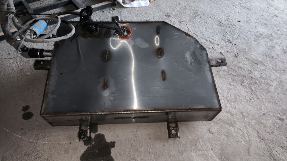 Бак топливный бензин