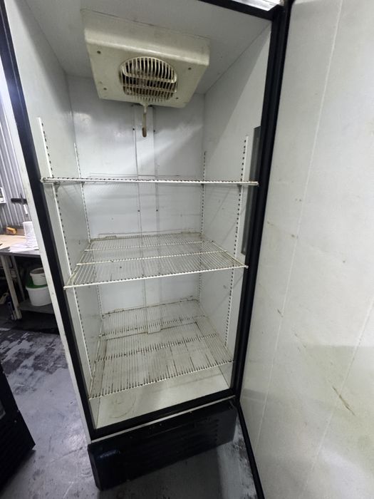 Холодильный шкaф