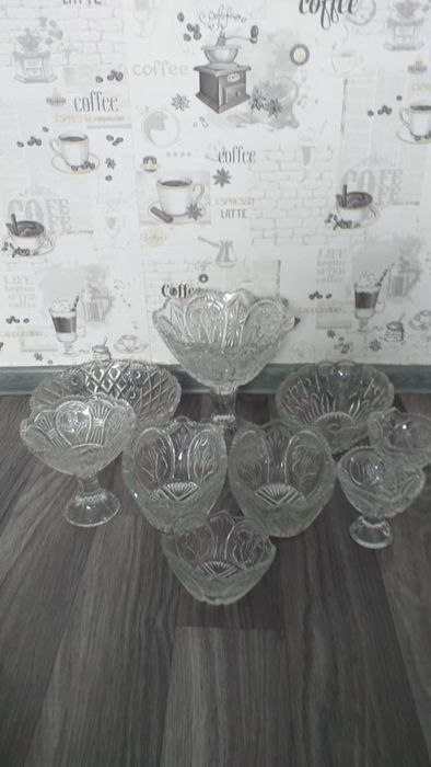 Продам красивый сервиз