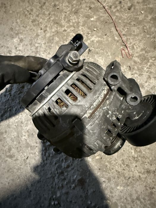 Алтернатор БМВ Е60 Е61 бензин