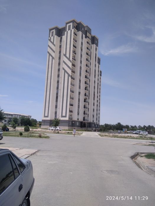 Ситидан 3 хона уй жиҳози билан сотилади. 1 ва 2 хона эски уйга бартер