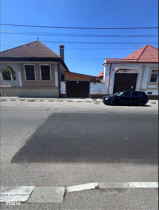 Casă individuală de vânzare în Râșnov teren 682 mp, garaj, foișor.