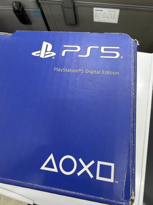 Продается PS5 Digital edition