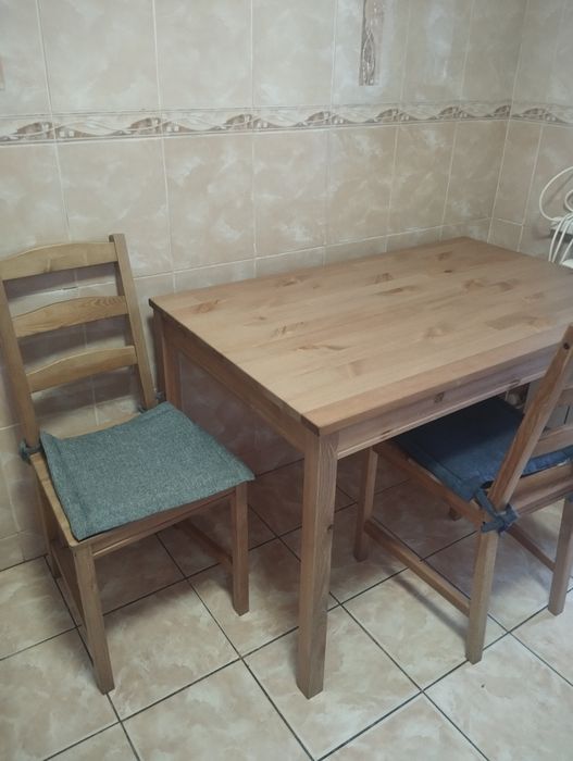 Обеденная группа стол и стулья Икеа