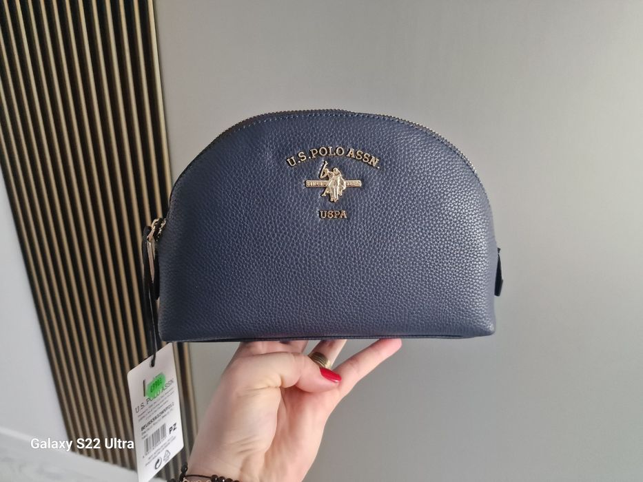 Poșete noi cu eticheta