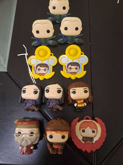 Играчки от шоколадови яйца киндер