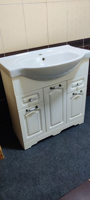 Раковина с тумбой