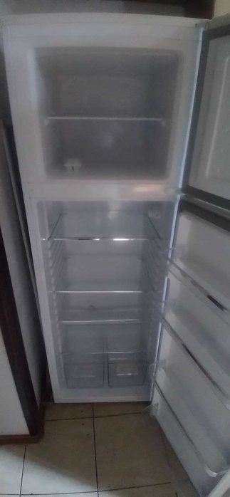 холодильник двух камерный