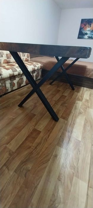 Масивна трапезна маса орех