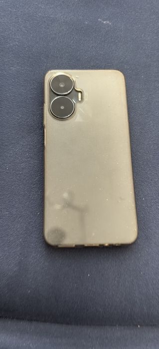 Продавам " ASUS "/Realme UI