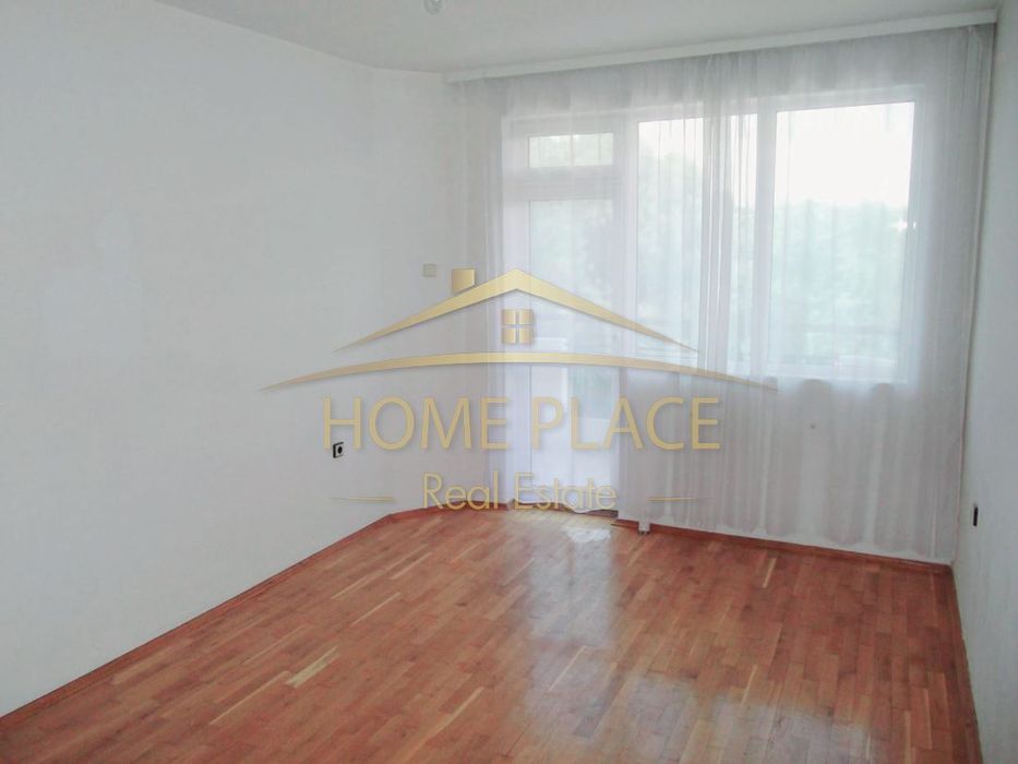 Четиристаен апартамент в кв.Аспарухово.