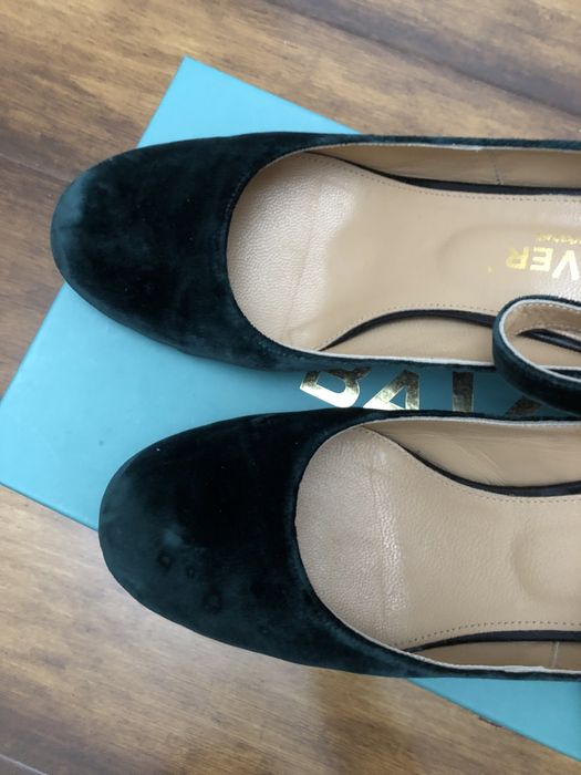 Продаются бархатные туфли