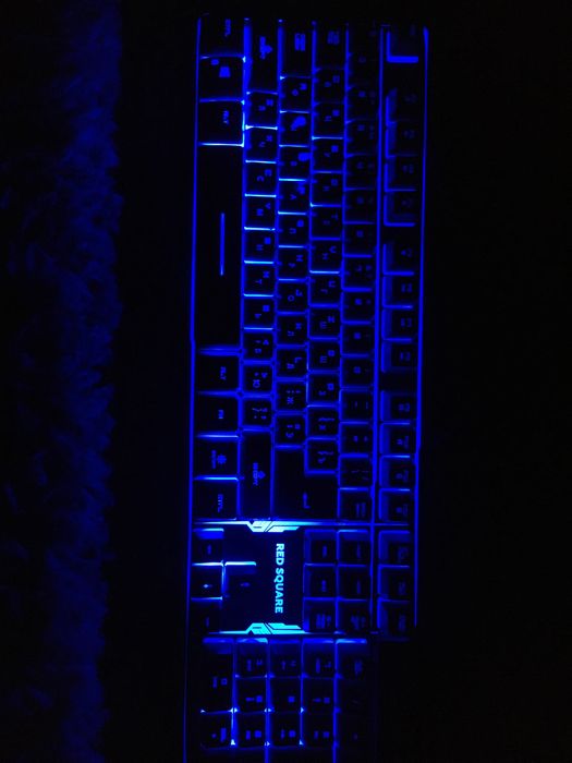 Продам игровую клавиатуру Red Square Tesla RGB