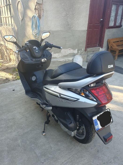 Scooter SYM GTS 125