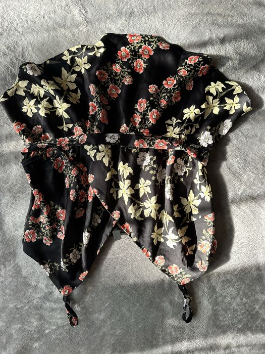Guess- сатениран потник