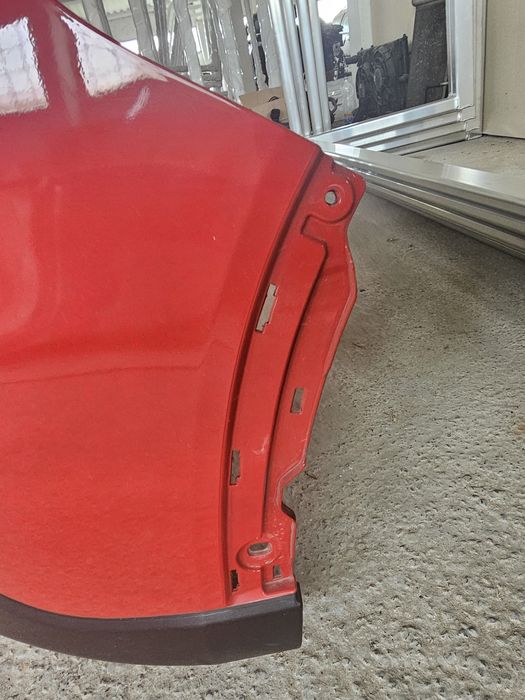 Bară spate spoiler Suzuki Vitara 2016-2020, culoare roșie, impecabila