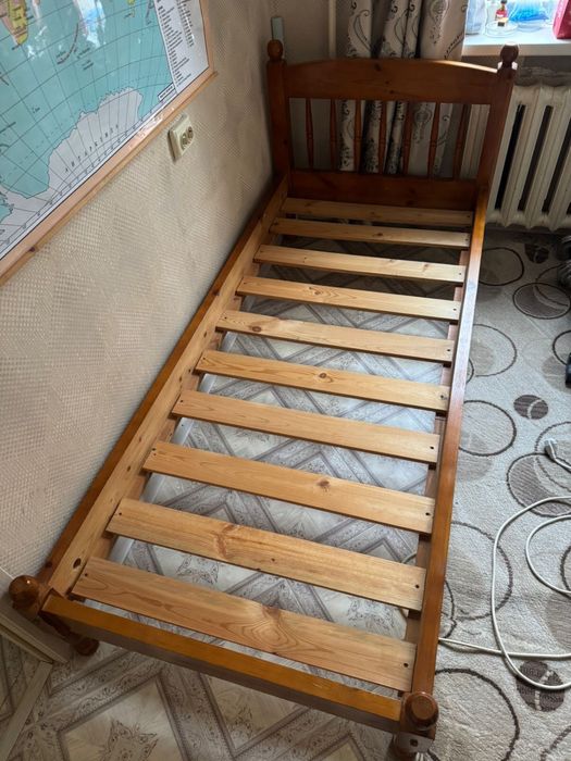 Кровать  дерево 2,0х0,9 м