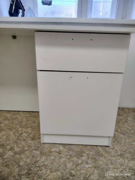 Продам писменный стол.