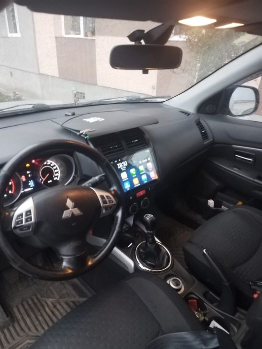 Vând Mitsubishi ASX