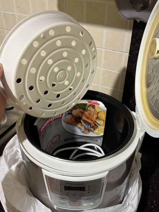 Продам мультиварку REDMOND