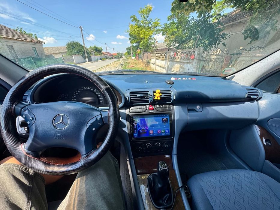 Vând Mercedes C180, benzina